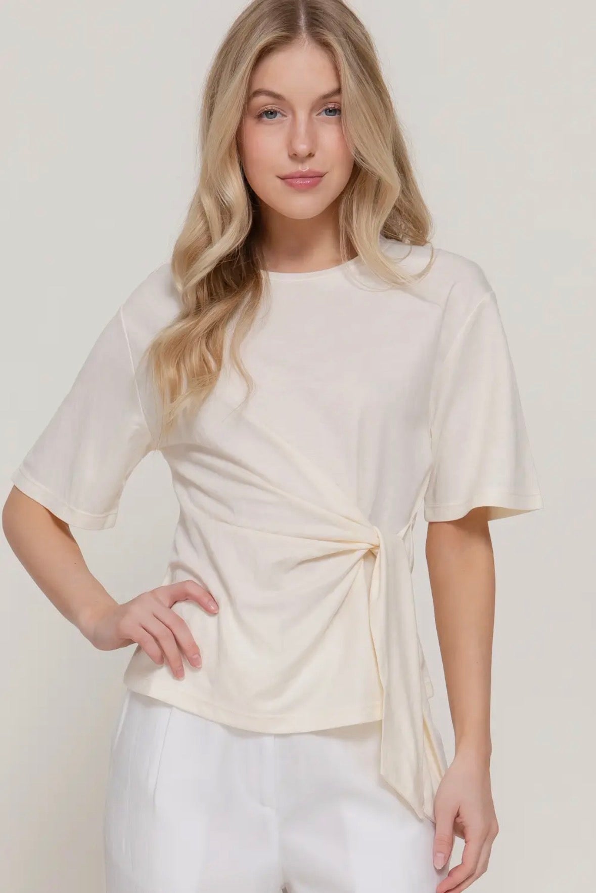FRONT TIE-DETAIL TOP
